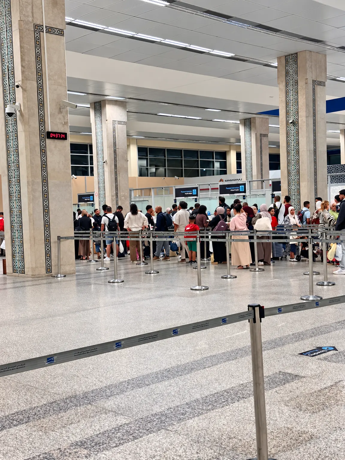 Files d’attente au contrôle des passeports — 2